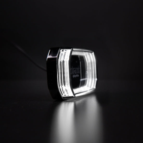 High-Performance White Position Light